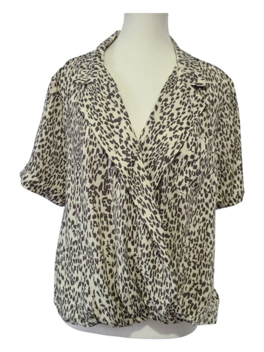 By Together Collection faux wrap leopard print short sleeve blouse Sz L Office